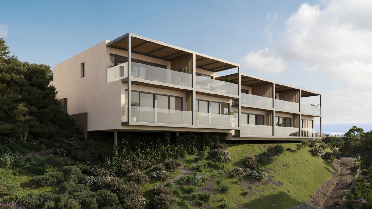 Moderne arkitektur designet til at blende harmonisk ind i det naturlige landskab.