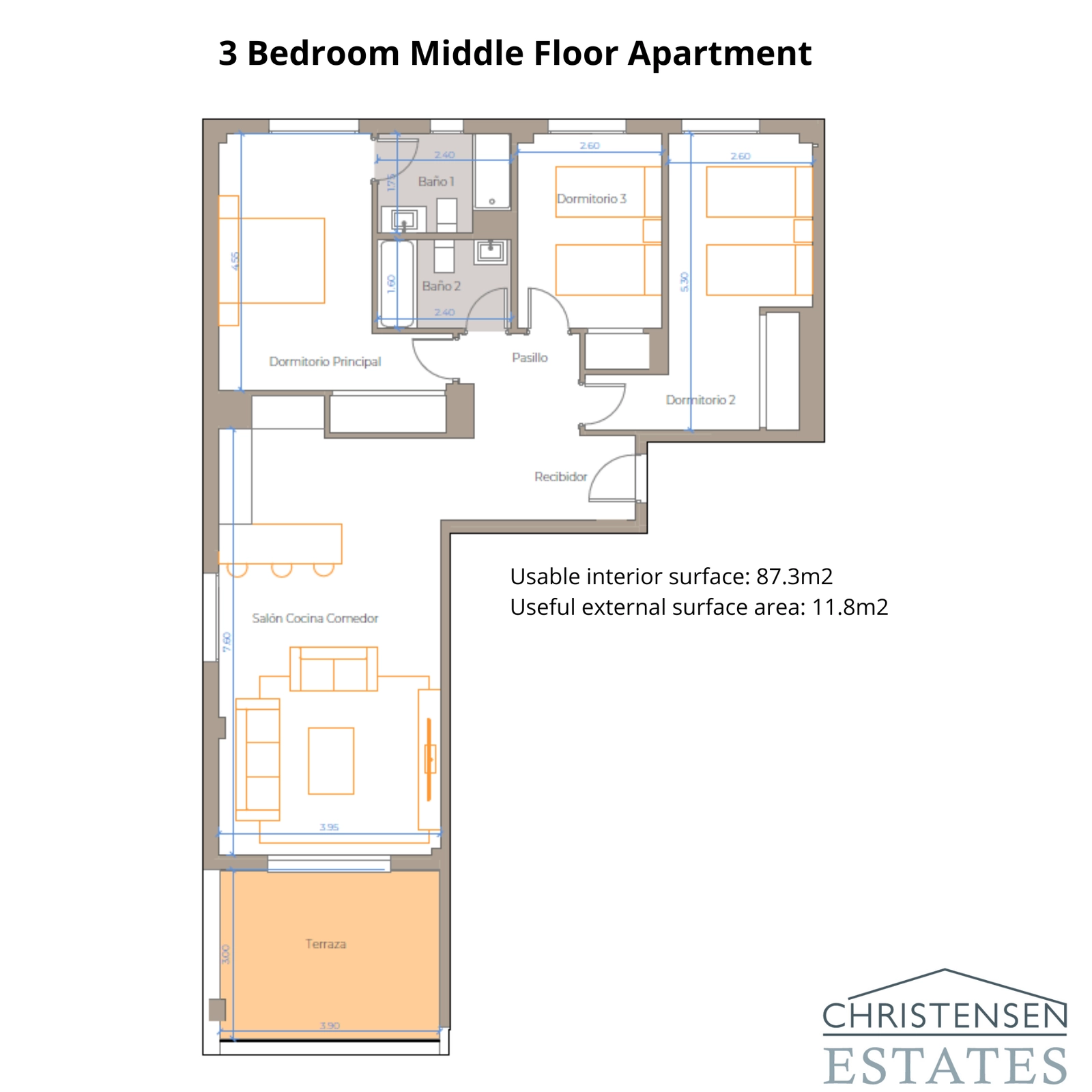 En veldesignet lejlighedsindretning med tre soveværelser, der optimerer plads, lys og adgang til en privat terrasse.
