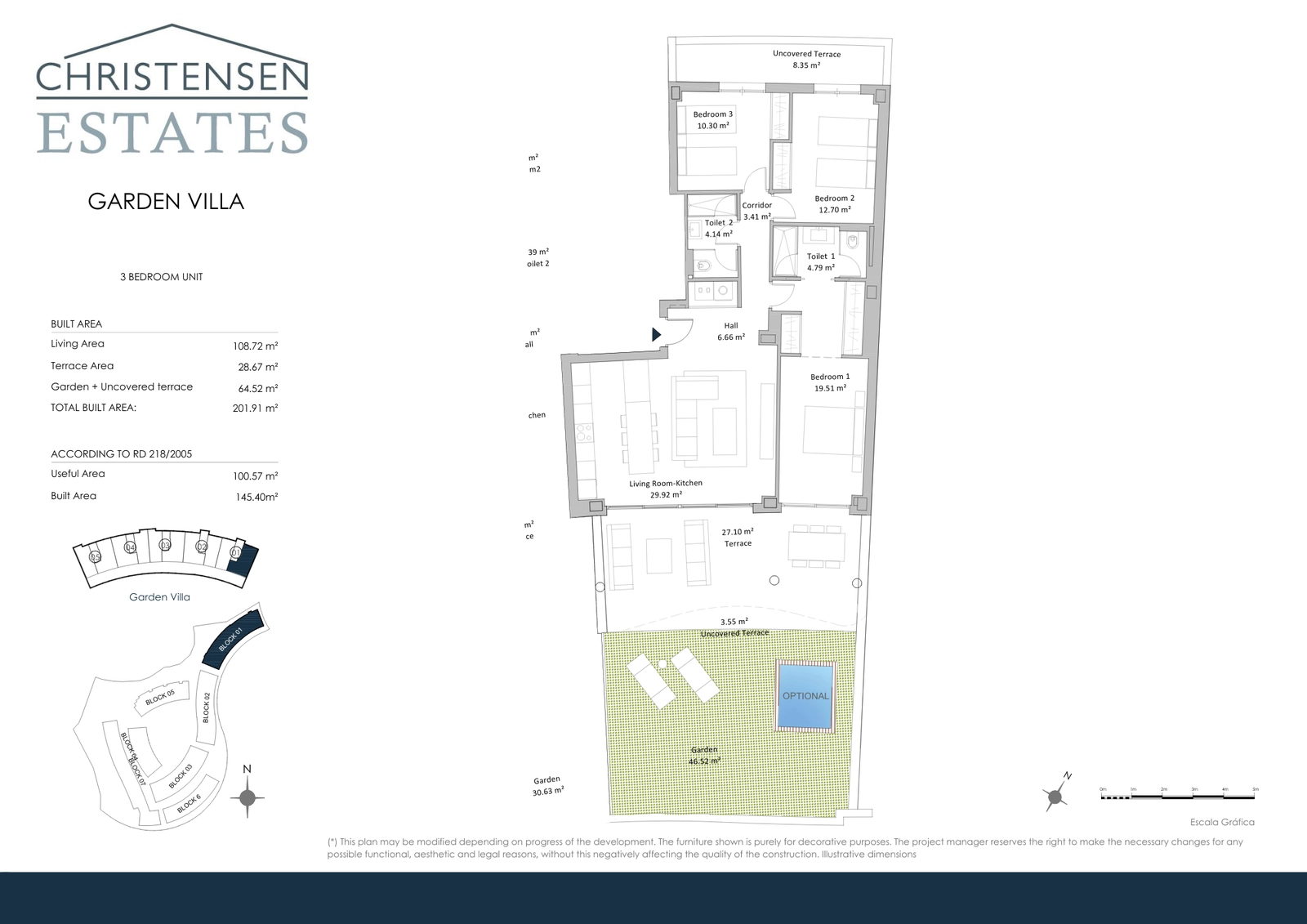 Treværelses havevilla – Rummeligt interiør forbundet med en generøs terrasse og privat have, perfekt til udendørsliv.