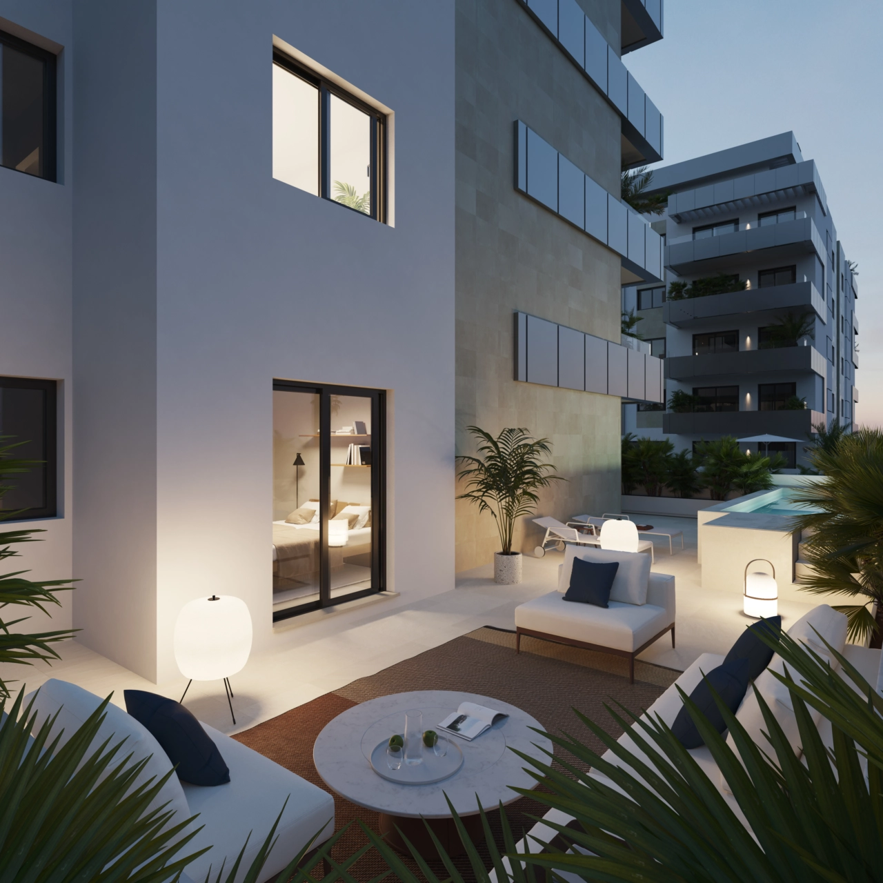 Forestil dig afslappende aftenstunder på denne rummelige stueetageterrasse med sin egen private pool.