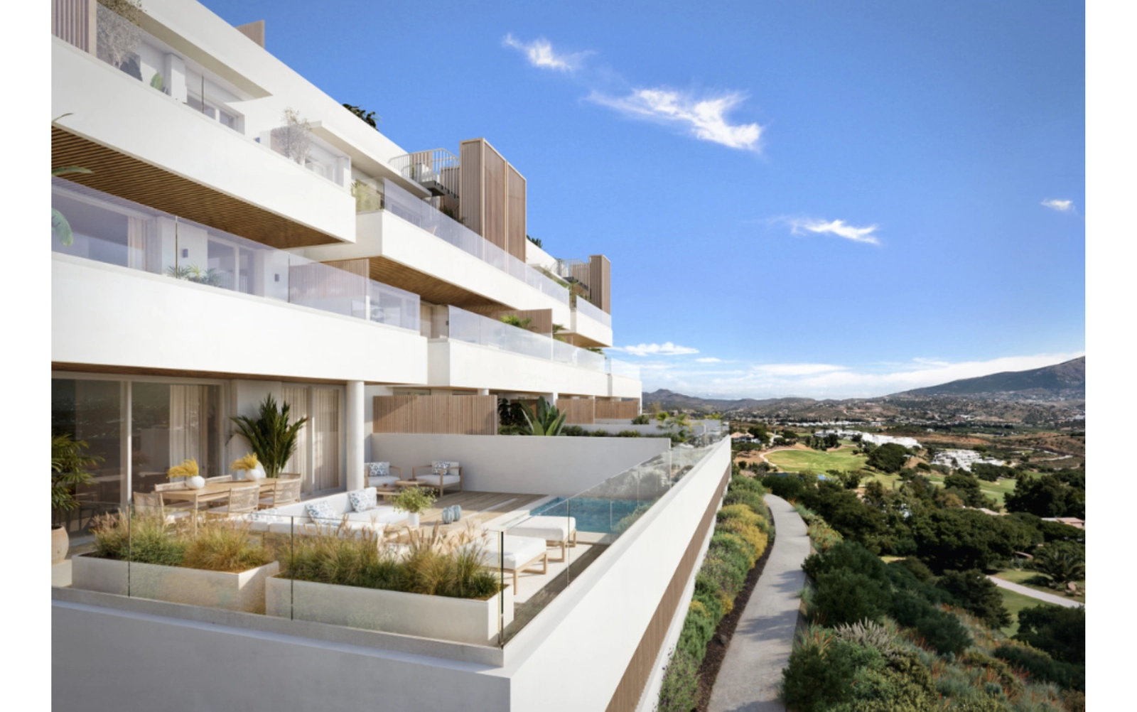 Et luftfoto, der viser bebyggelsens privilegerede frontlinjeplacering ved den prestigefyldte La Cala Golfbane.