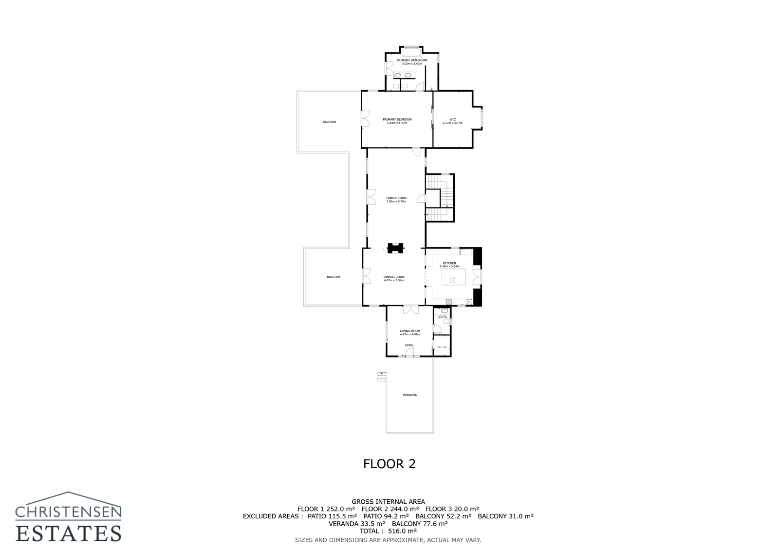Hovedplanens indretning omfatter et åbent opholdsområde, et moderne køkken og den luksuriøse mastersuite, designet for komfort og en flydende overgang mellem inde og ude.