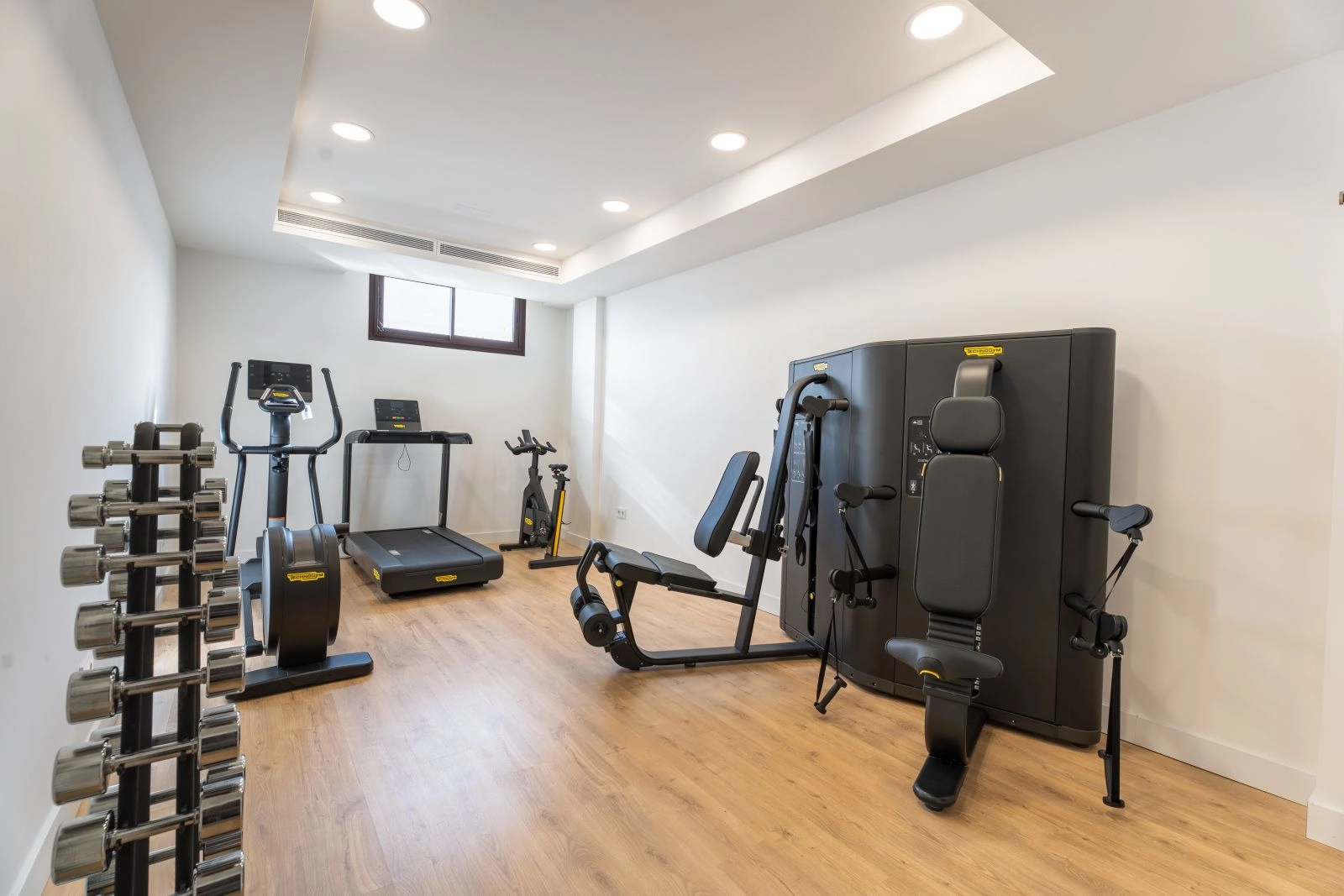 Hold dig aktiv i beboernes private, fuldt udstyrede fitnessrum.