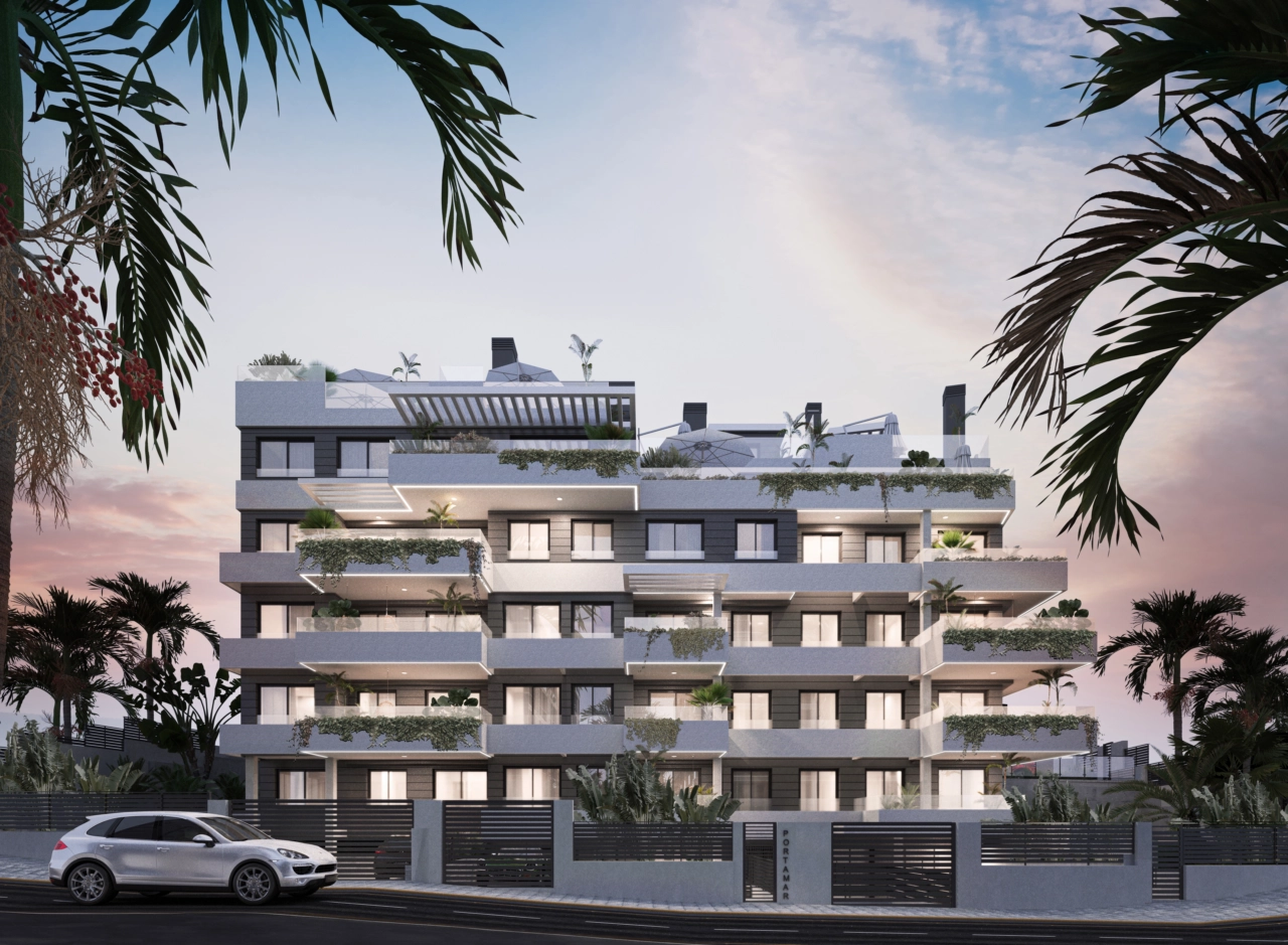 Portamares moderne arkitektoniske design skiller sig ud og tilbyder en unik tilstedeværelse i Estepona.