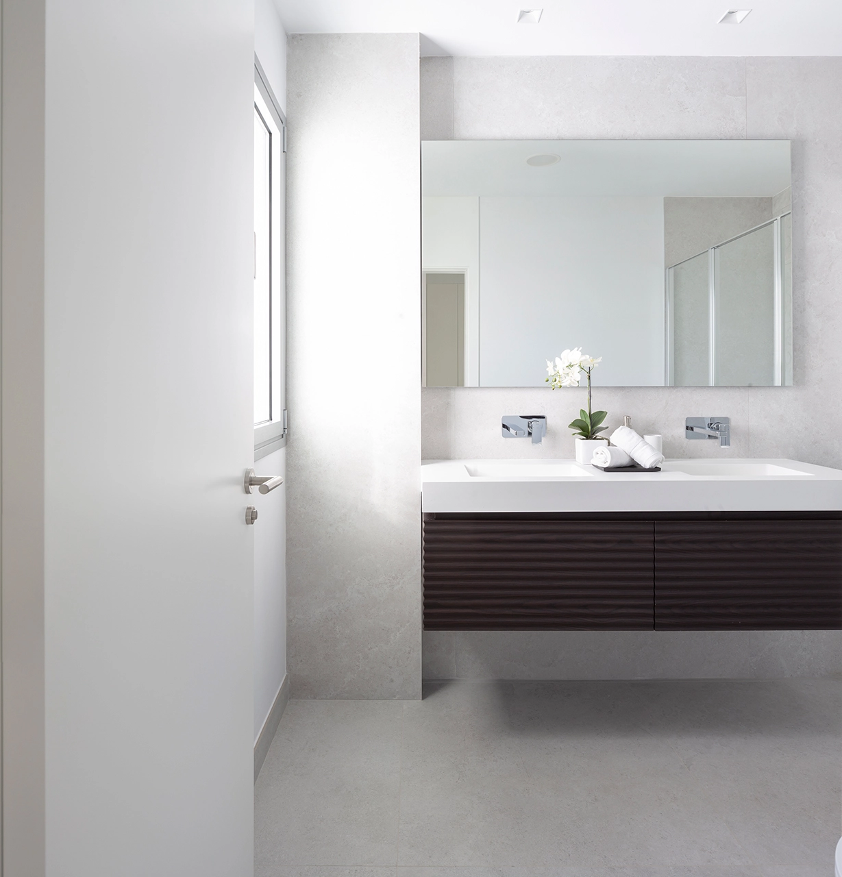 Stilfulde og moderne badeværelser er udstyret med premium armaturer for en spa-lignende oplevelse.