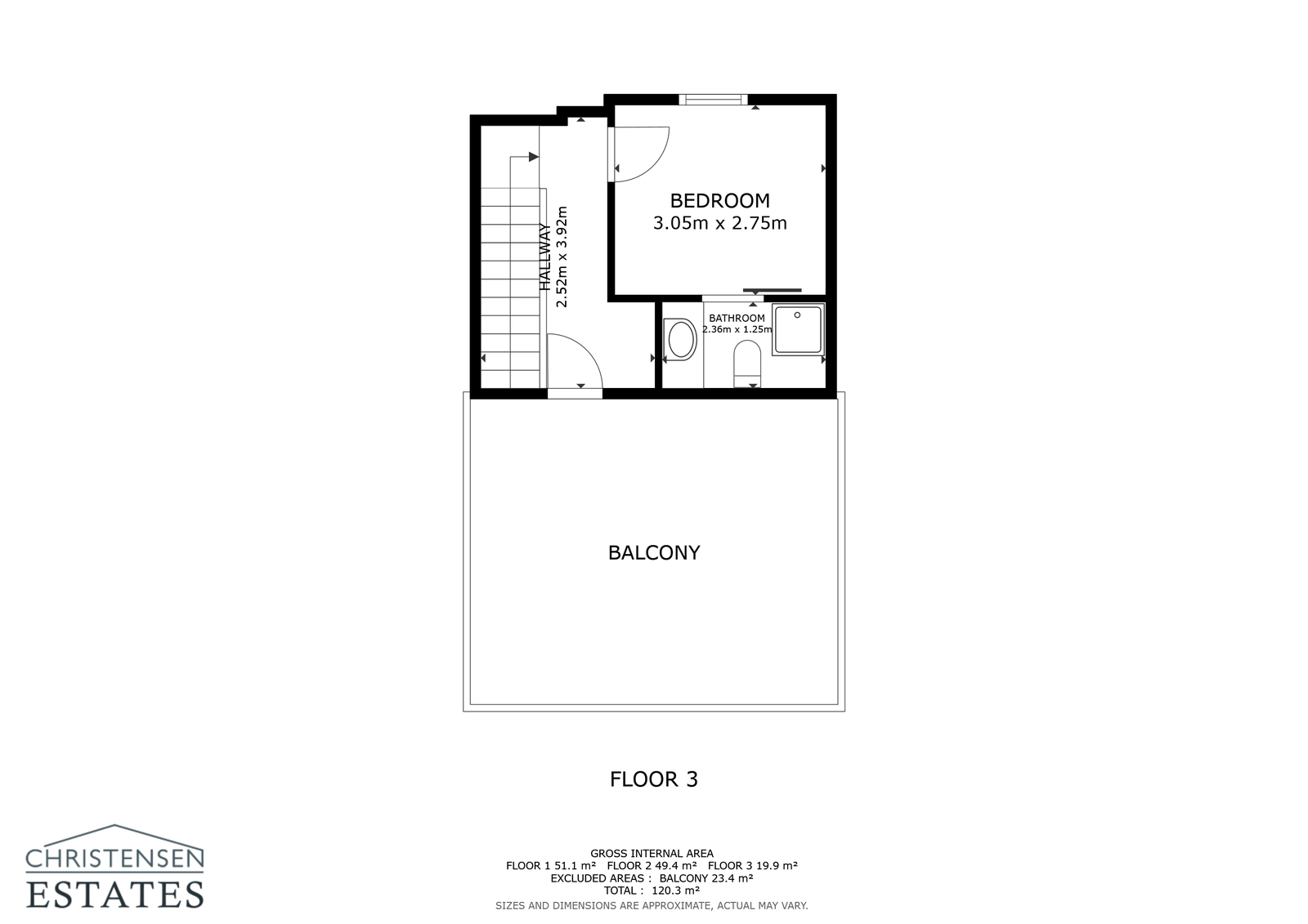 Øverste etage tilbyder et privat fjerde soveværelse med eget badeværelse og direkte adgang til den spektakulære tagterrasse.